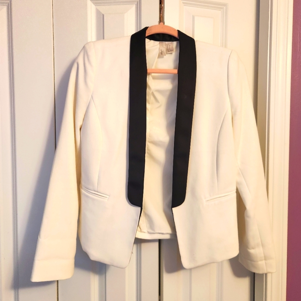 White and Black Structured Blazer